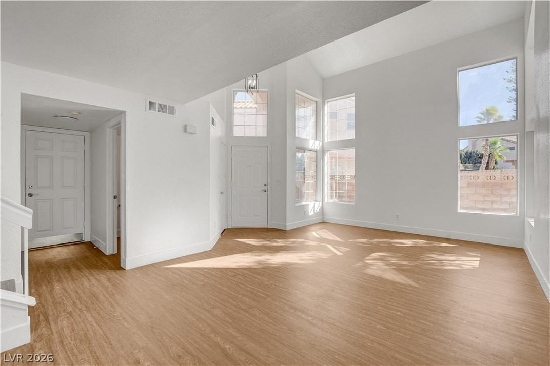8005 Vision St - Photo 7 of 49
