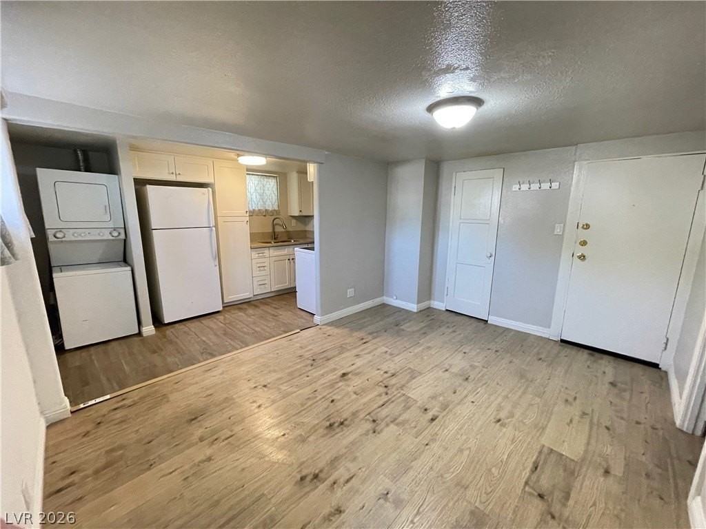 627 Avenue C - Photo 3 of 17