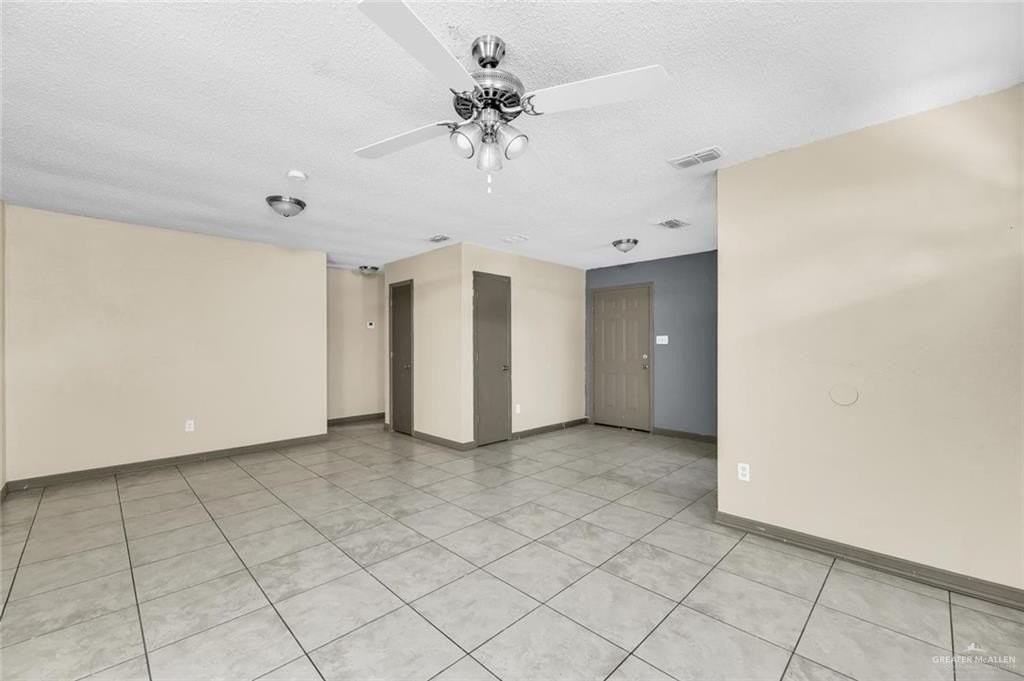440 W Siesta St - Photo 3 of 7