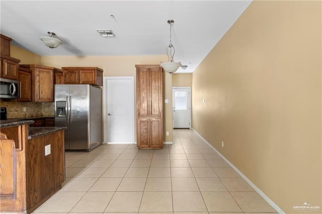 3005 S L St #2 - Photo 4 of 16