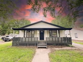 3246 N Lake Park Ave - Photo 1 of 1