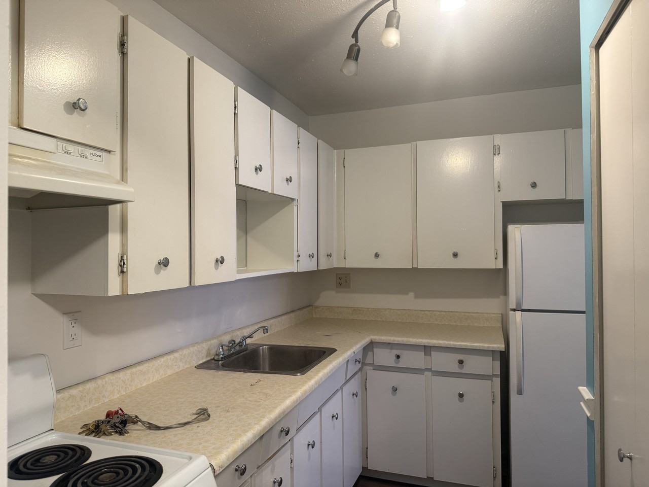 1285 Martin St #1 - Photo 4 of 12