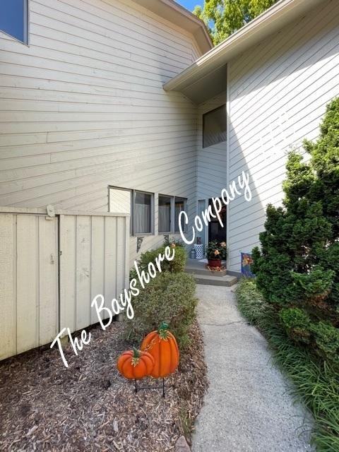 103 Deerlake Dr - Photo 2 of 10