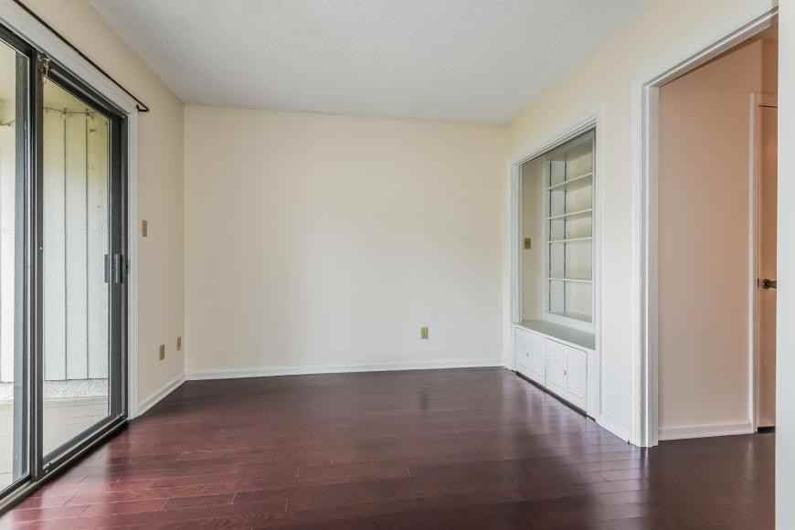 103 Deerlake Dr - Photo 7 of 10