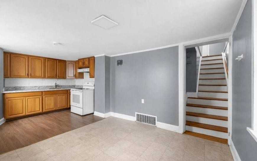 188 Linden Ave - Photo 3 of 7