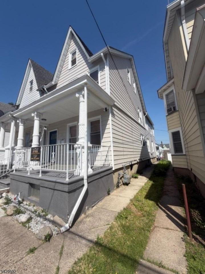 31 Glen Ave - Photo 2 of 17