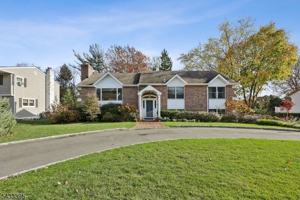 featured image of 48 Woodmont Rd