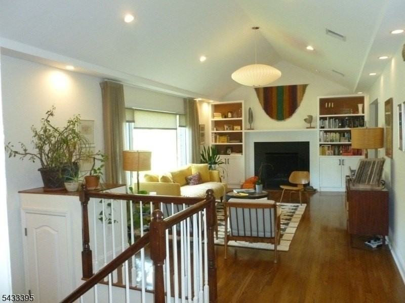 48 Woodmont Rd - Photo 3 of 20