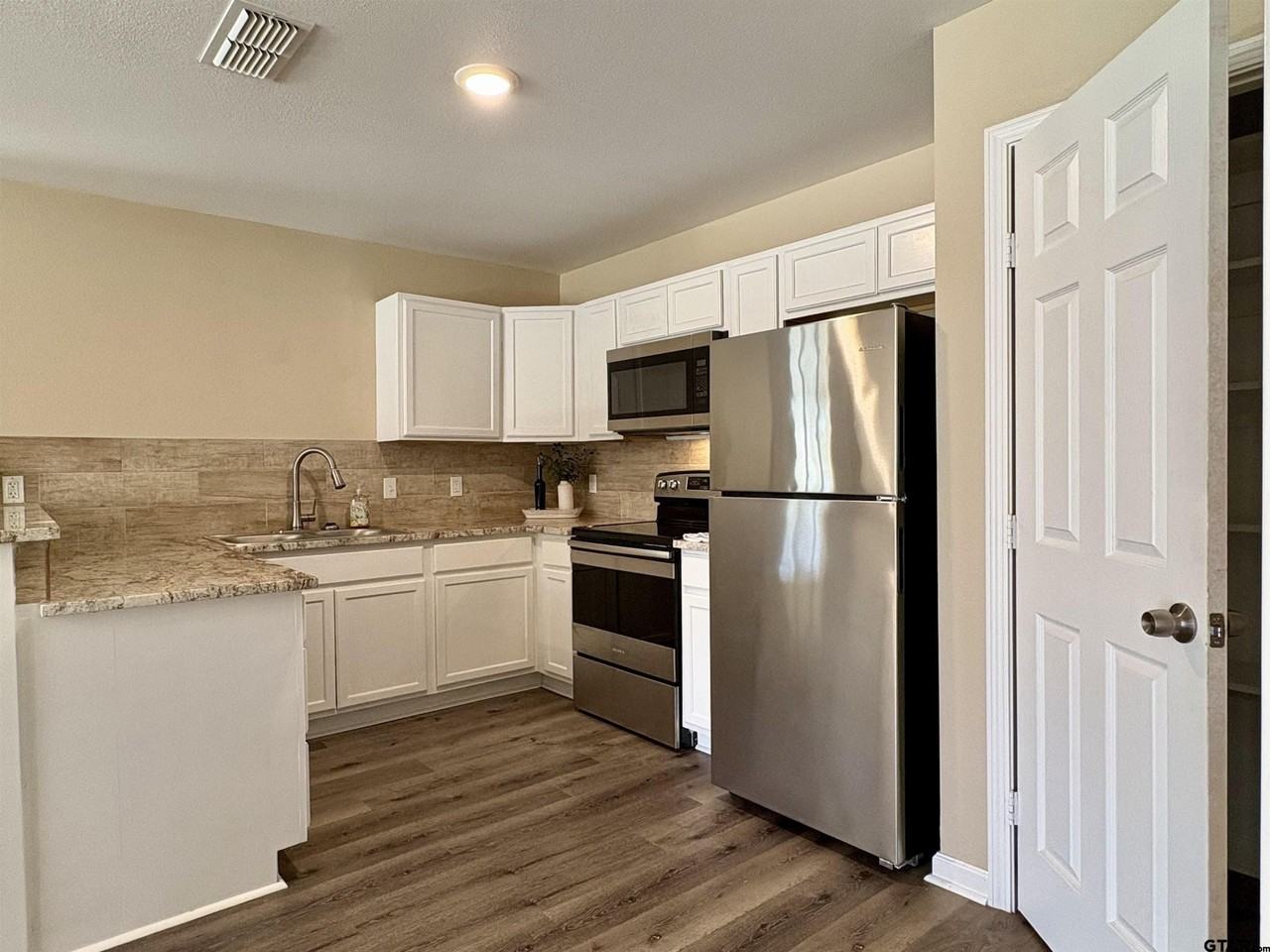 348 Caroline Ln - Photo 5 of 18