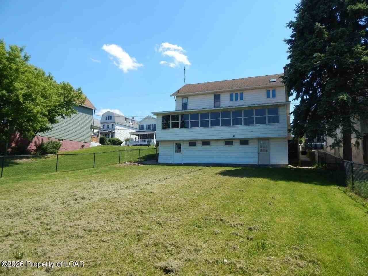 168 Kidder St - Photo 4 of 14