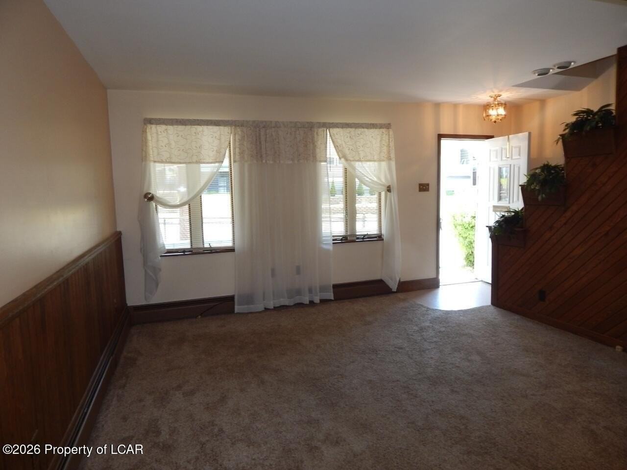 168 Kidder St - Photo 5 of 14