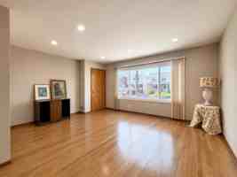 featured image of 185 W 3rd St #1