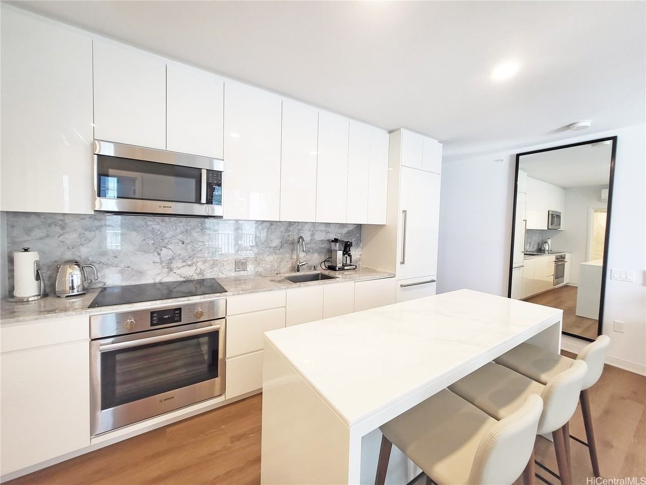 987 Queen St #1404 - Photo 4 of 25