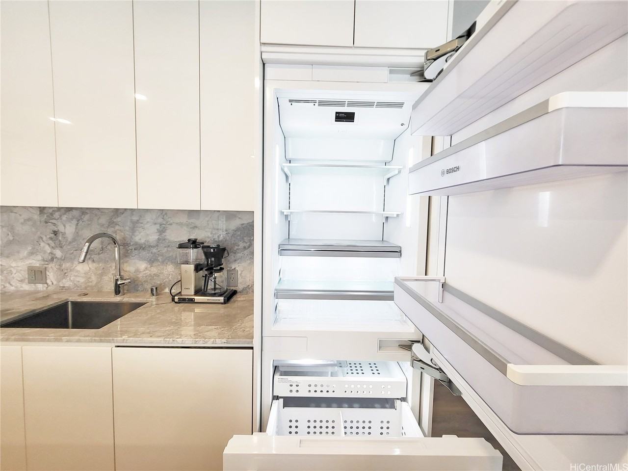 987 Queen St #1404 - Photo 6 of 25