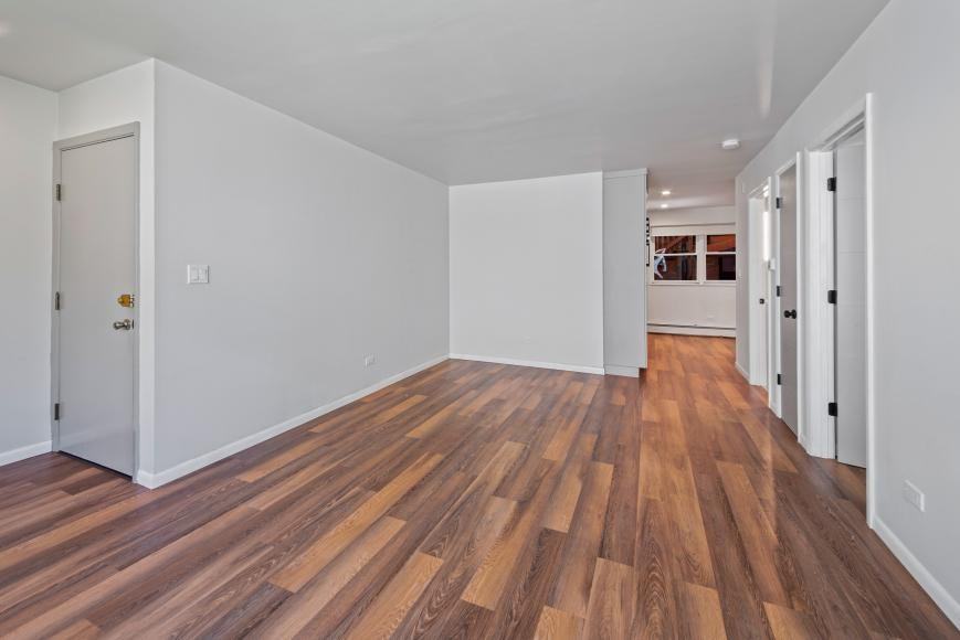 4850 N Paulina St - Photo 5 of 9