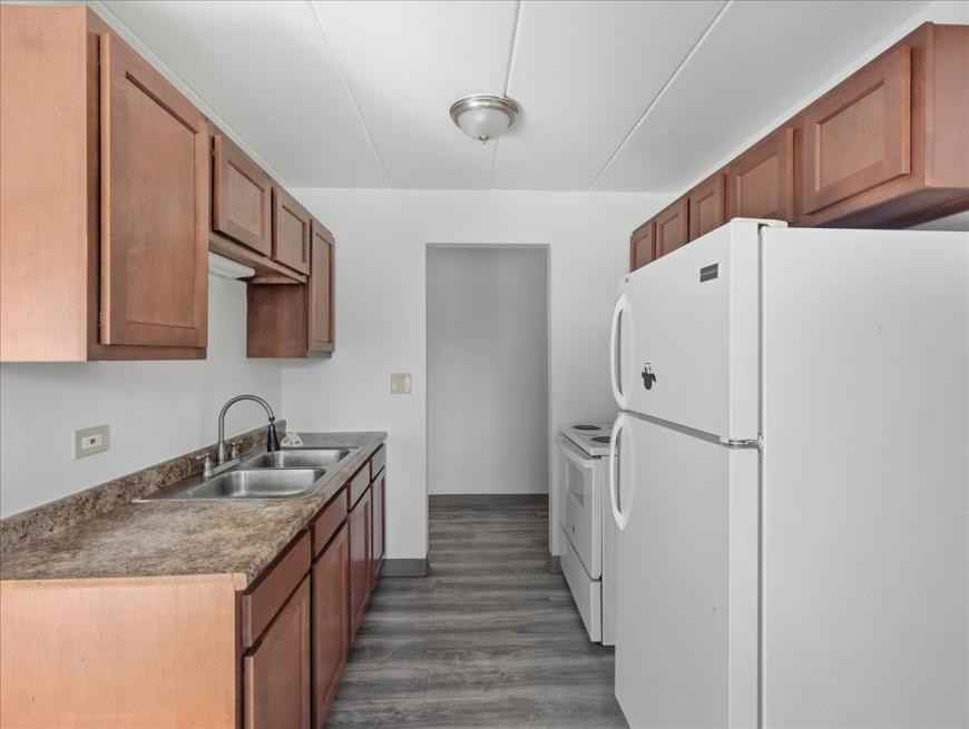 350 S Main St - Photo 2 of 10