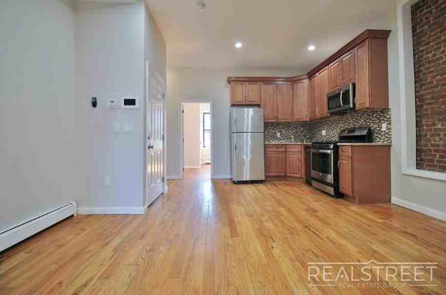 446 Hancock St - Photo 3 of 10