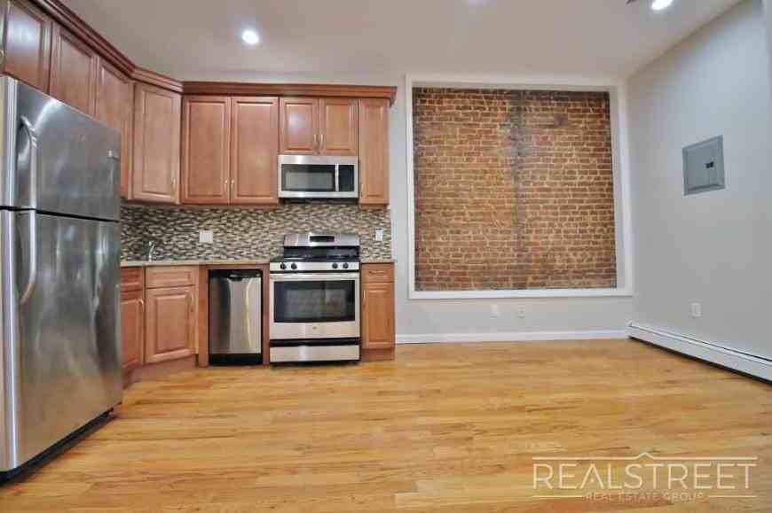 446 Hancock St - Photo 4 of 10