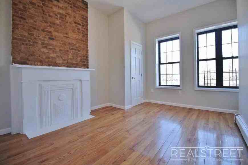 446 Hancock St - Photo 7 of 10