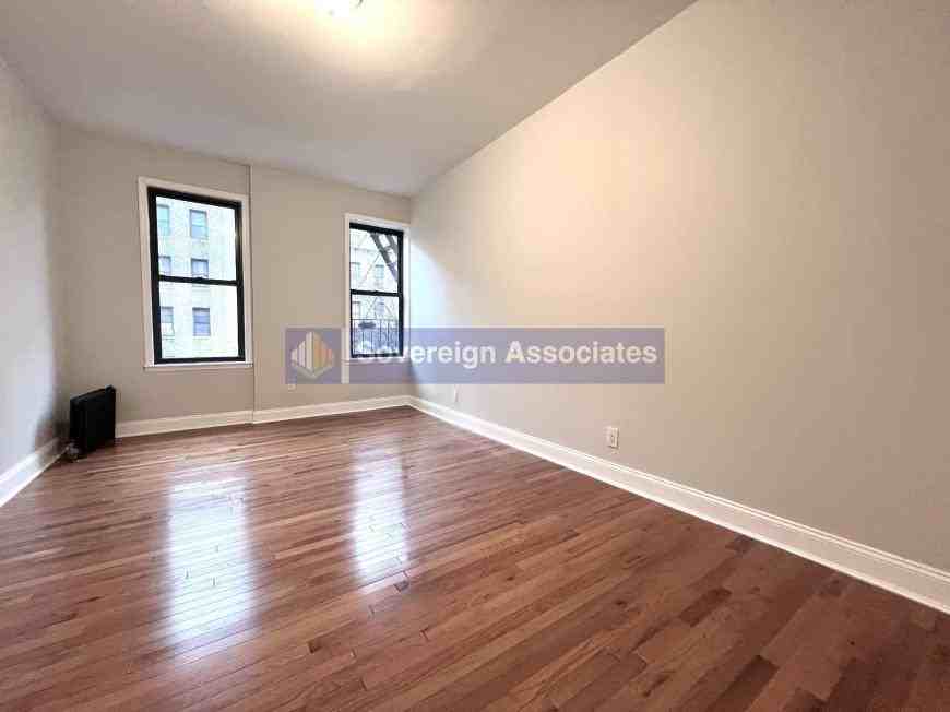 300 Fort Washington Ave - Photo 5 of 10