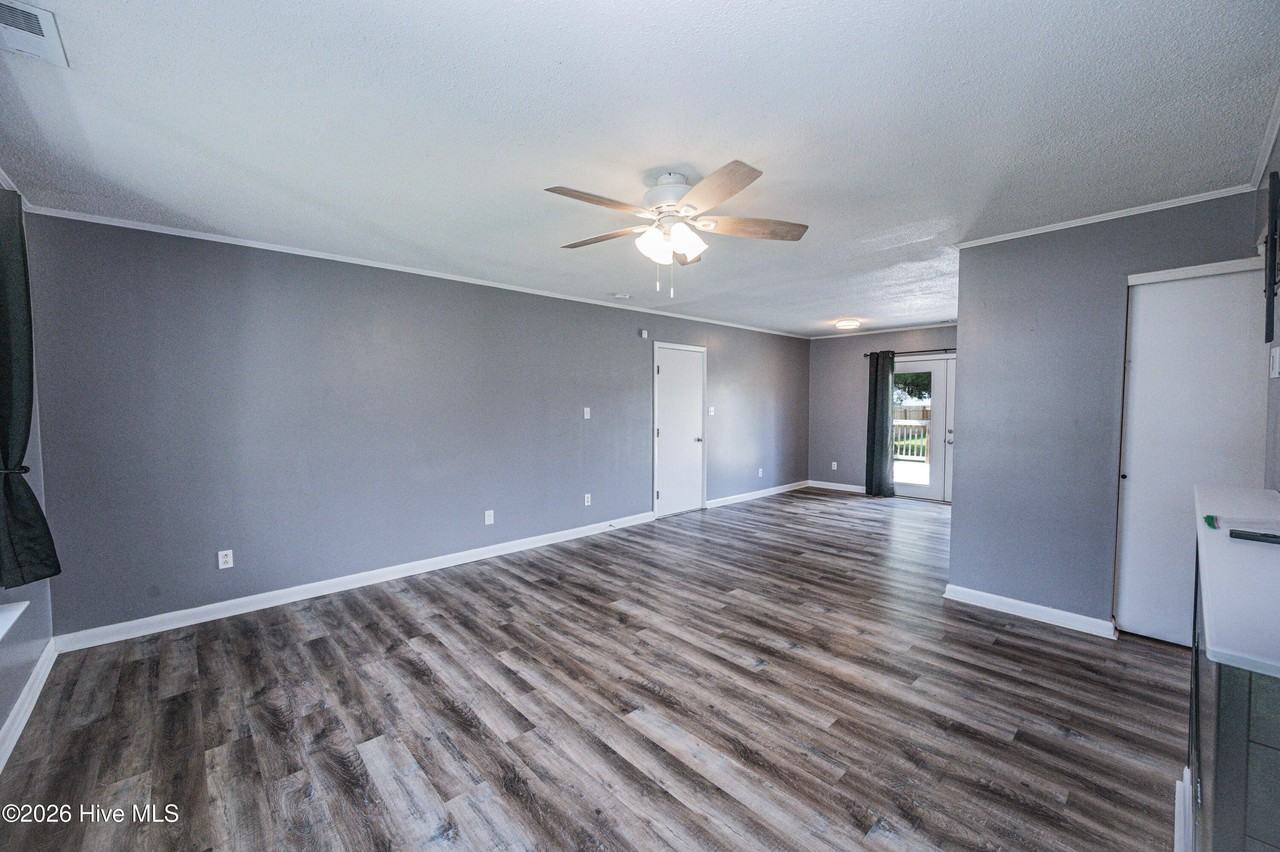 145 Keith Dr - Photo 4 of 20