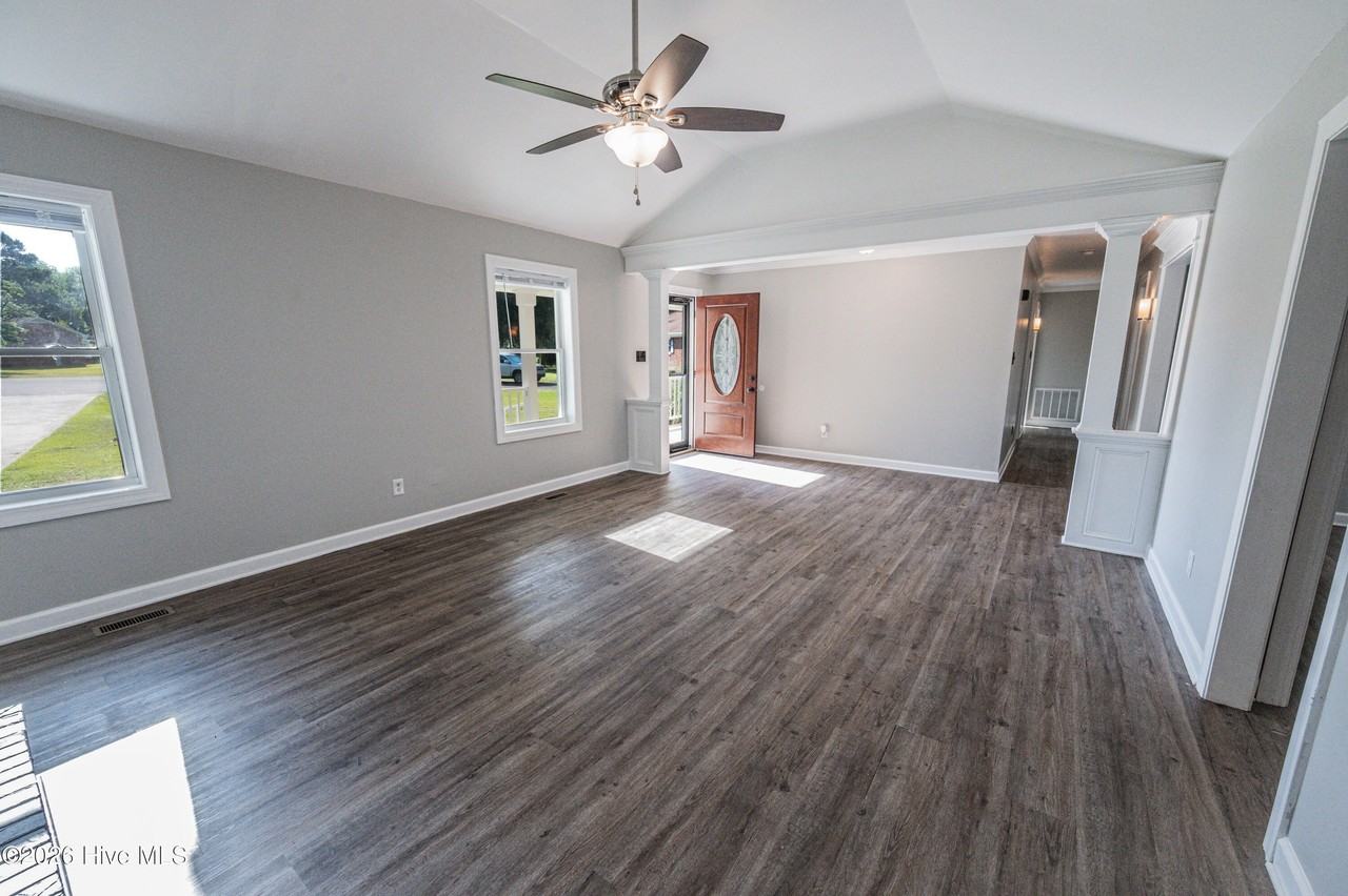 212 Michele Dr - Photo 5 of 22