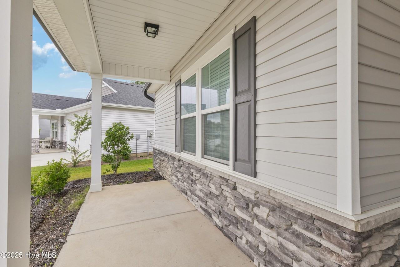 570 Tullimore Ln Nw - Photo 3 of 30
