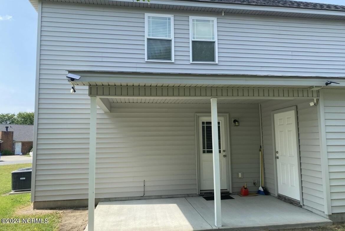 3029 Edward Ct #B - Photo 2 of 2