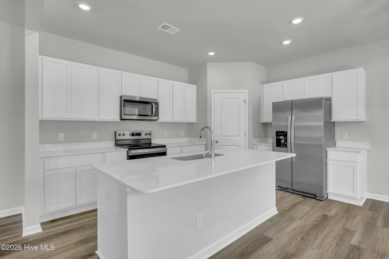 1095 Hanson Drive - Photo 6 of 27