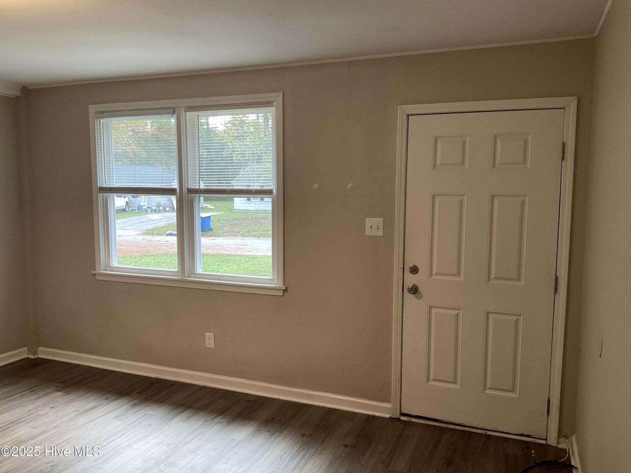 510 Elm St - Photo 2 of 7
