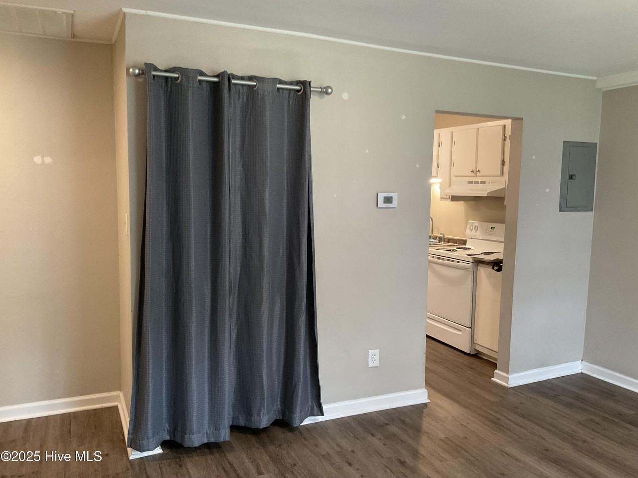 510 Elm St - Photo 3 of 7