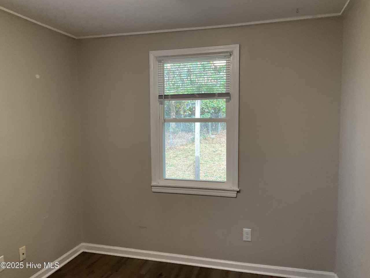 510 Elm St - Photo 5 of 7