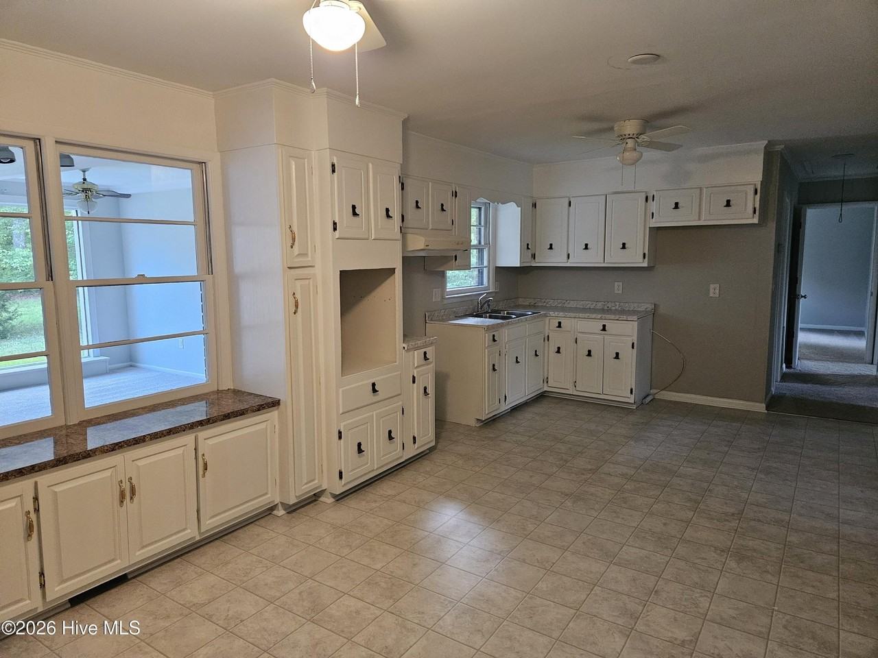 770 Harrison Creek Rd - Photo 7 of 27
