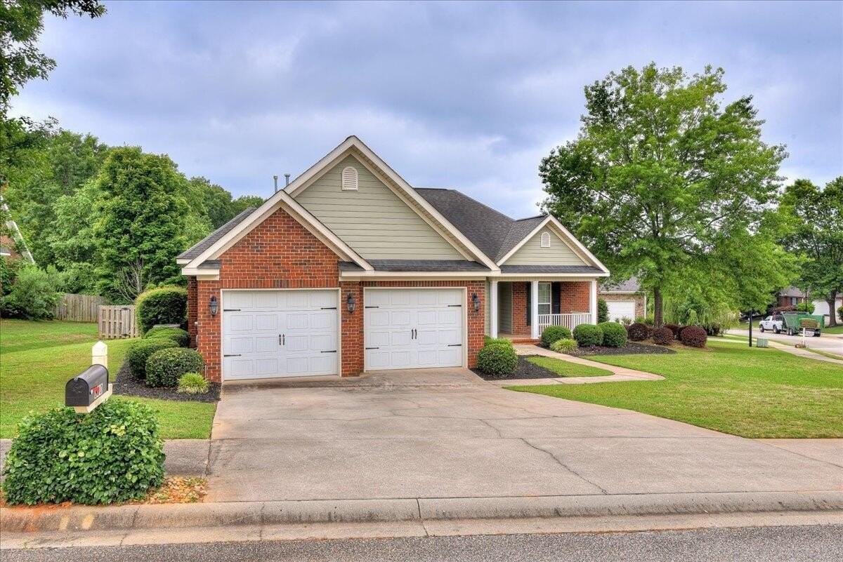 800 Cotswold Ct - Photo 3 of 37