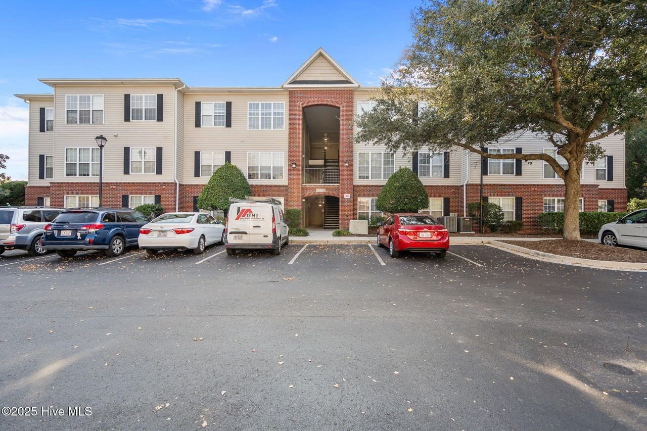 1505 Cadfel Ct #203 - Photo 3 of 42
