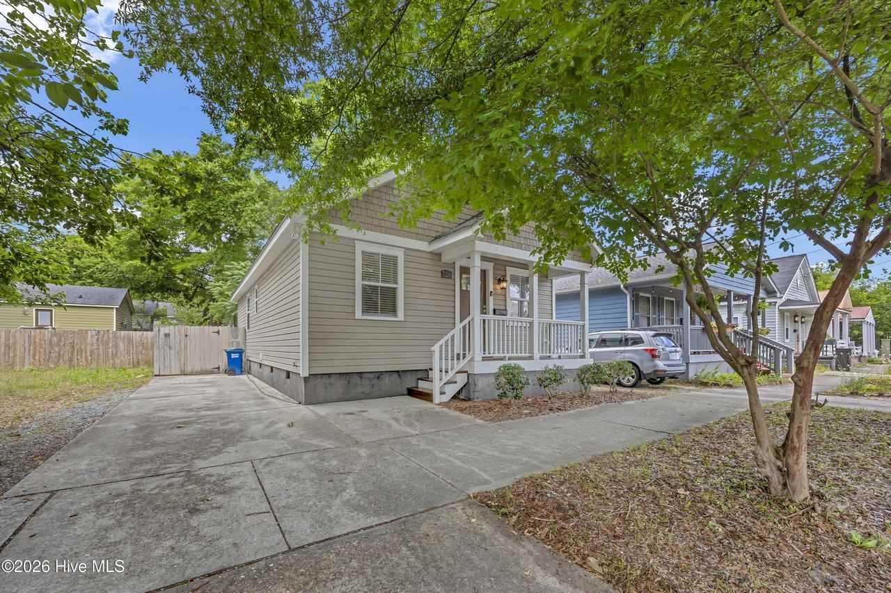 720 S 7th St - Photo 3 of 25