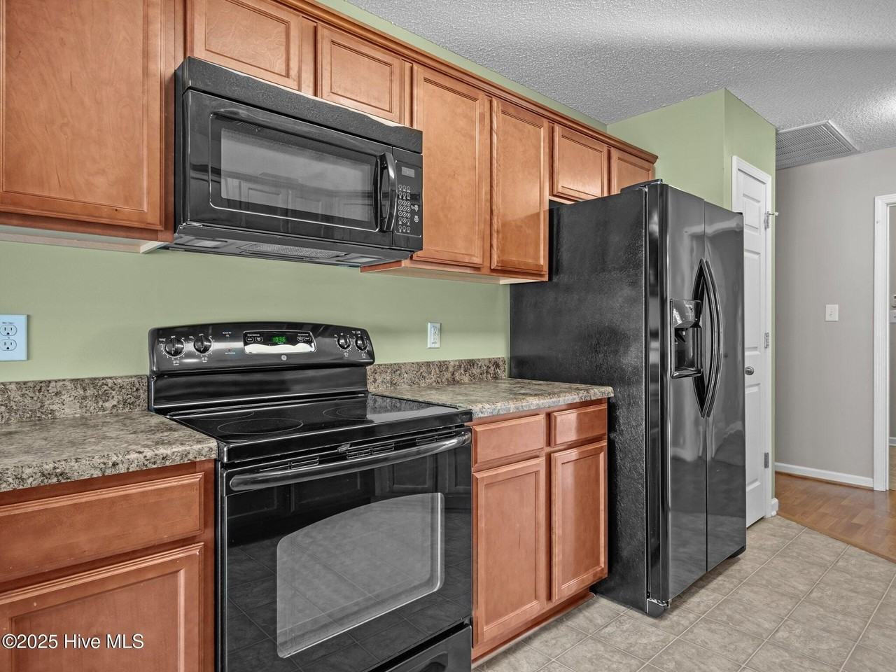 101 Berwick Ct - Photo 6 of 34