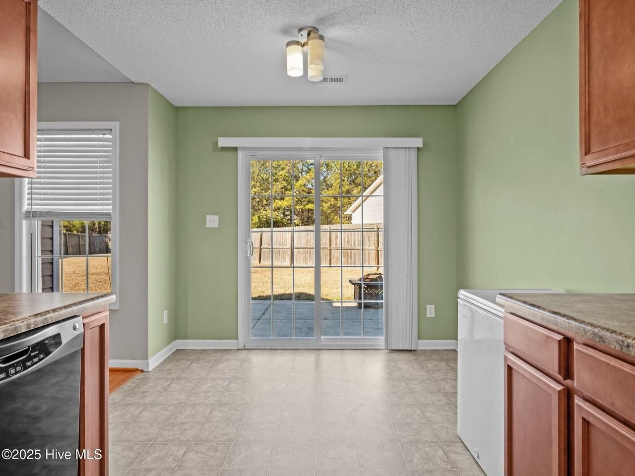101 Berwick Ct - Photo 7 of 34