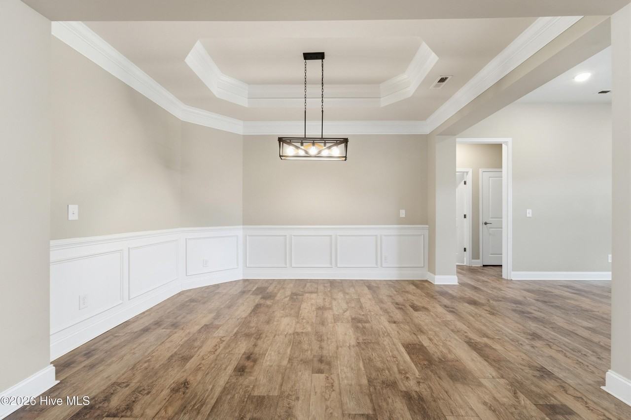 755 Greenwich Pl - Photo 5 of 46