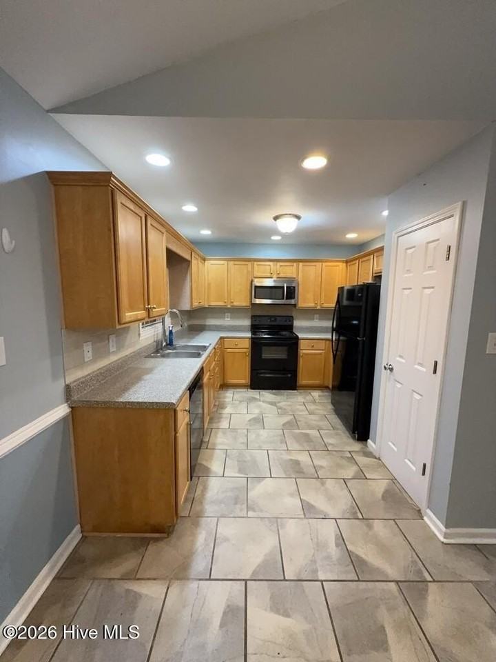 184 Justice Rd - Photo 7 of 19