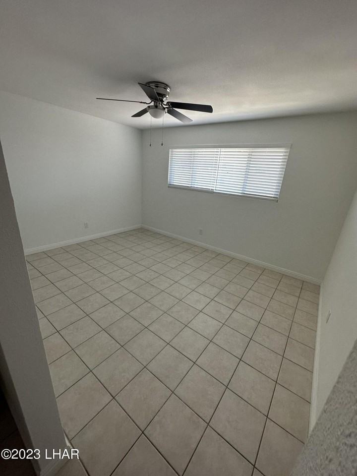 1226 Lake Havasu Ave N - Photo 6 of 13
