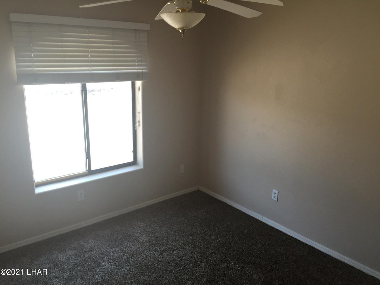 127 Nelson Ln - Photo 3 of 15