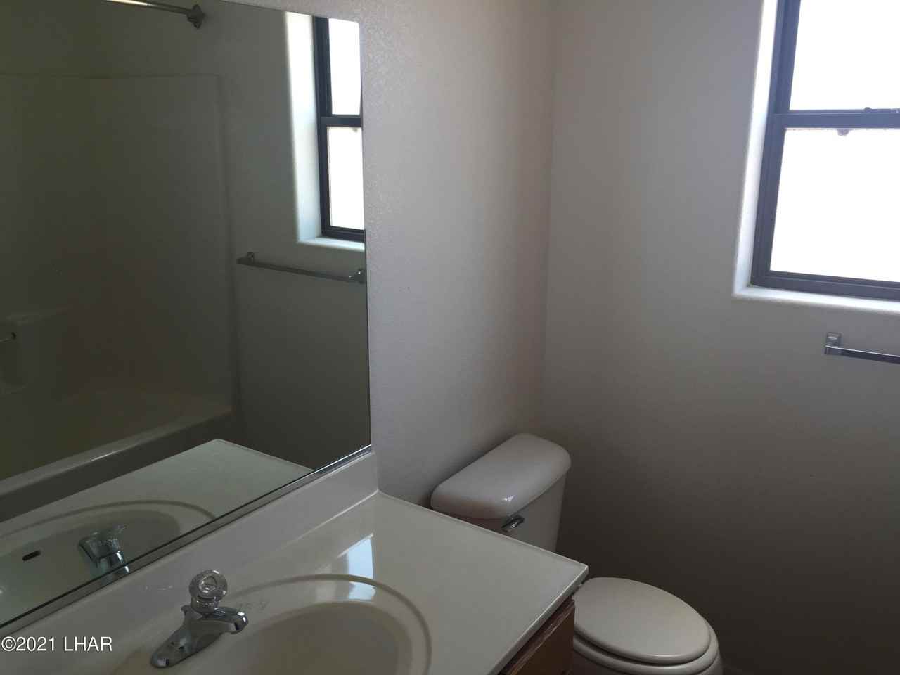 127 Nelson Ln - Photo 4 of 15