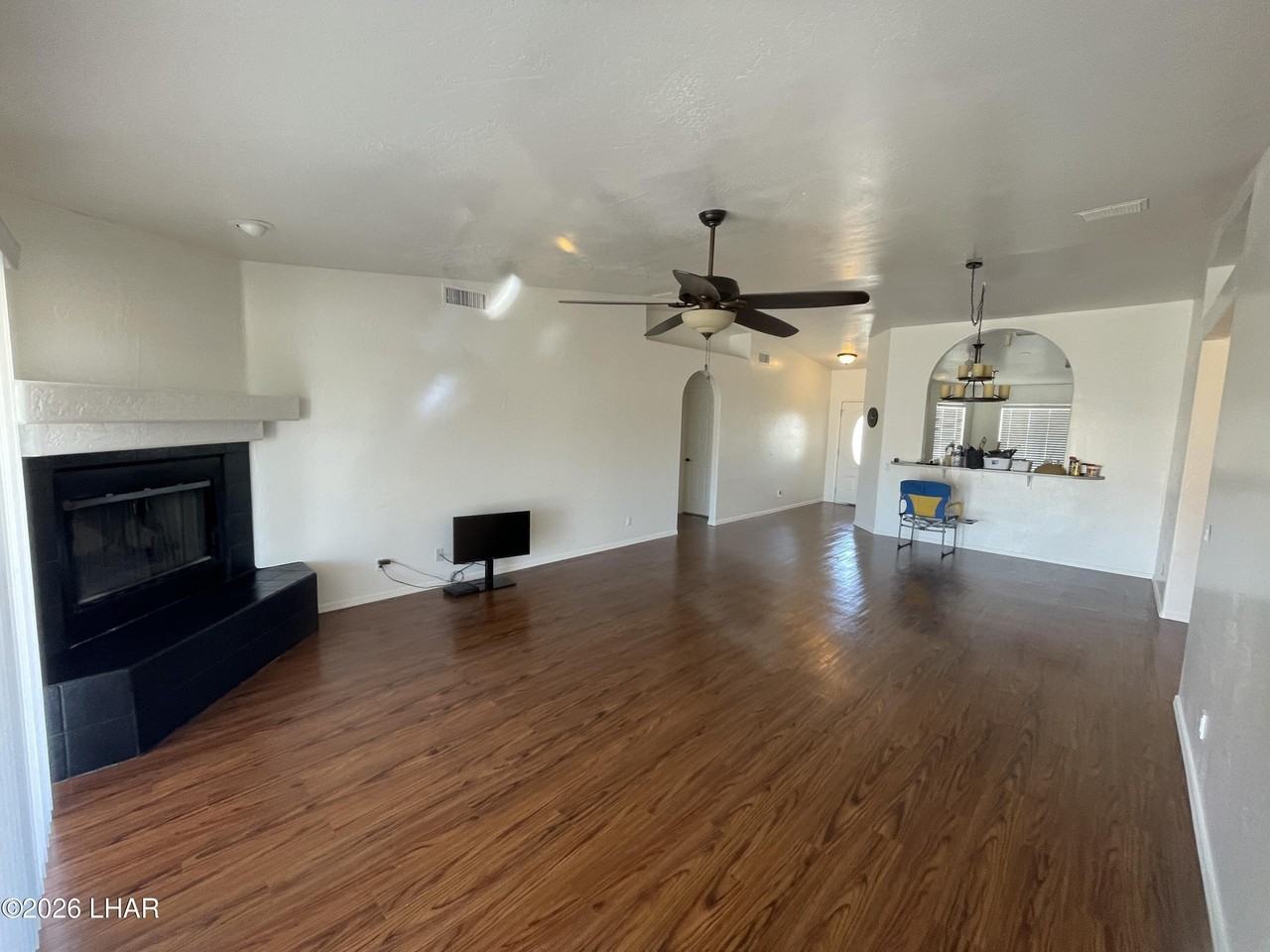 4049 Trotwood Dr - Photo 3 of 11
