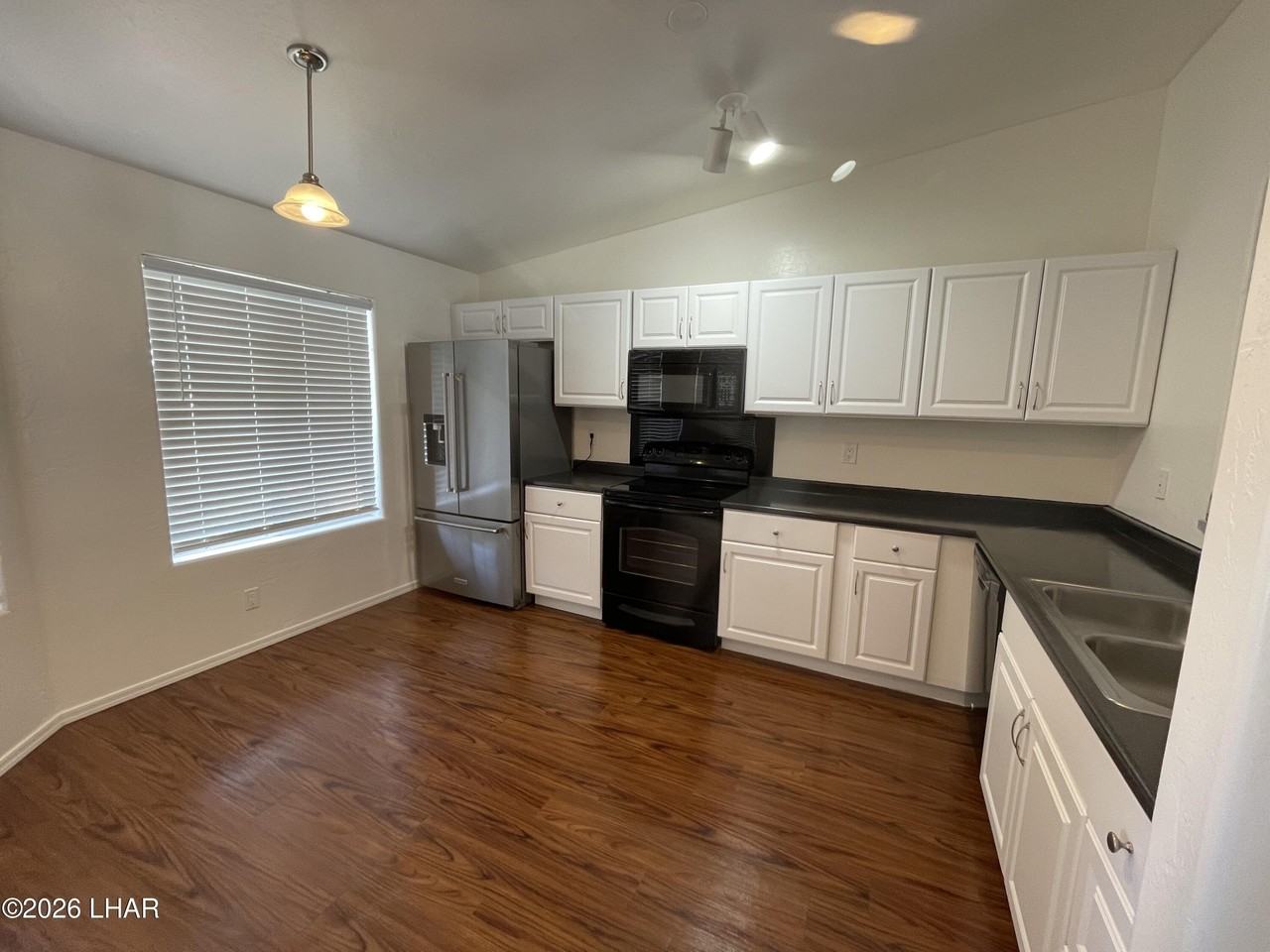 4049 Trotwood Dr - Photo 4 of 11