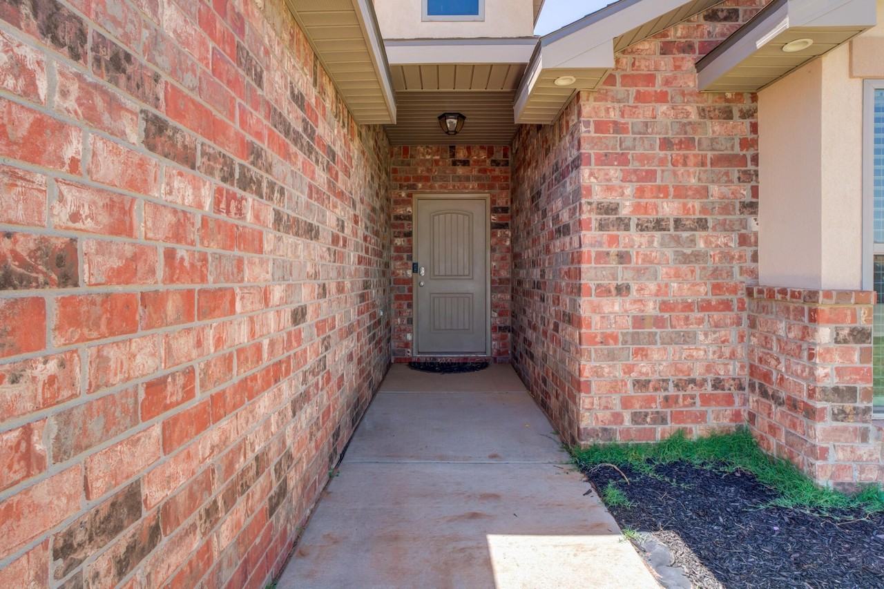 10030 Urbana Ave - Photo 2 of 42