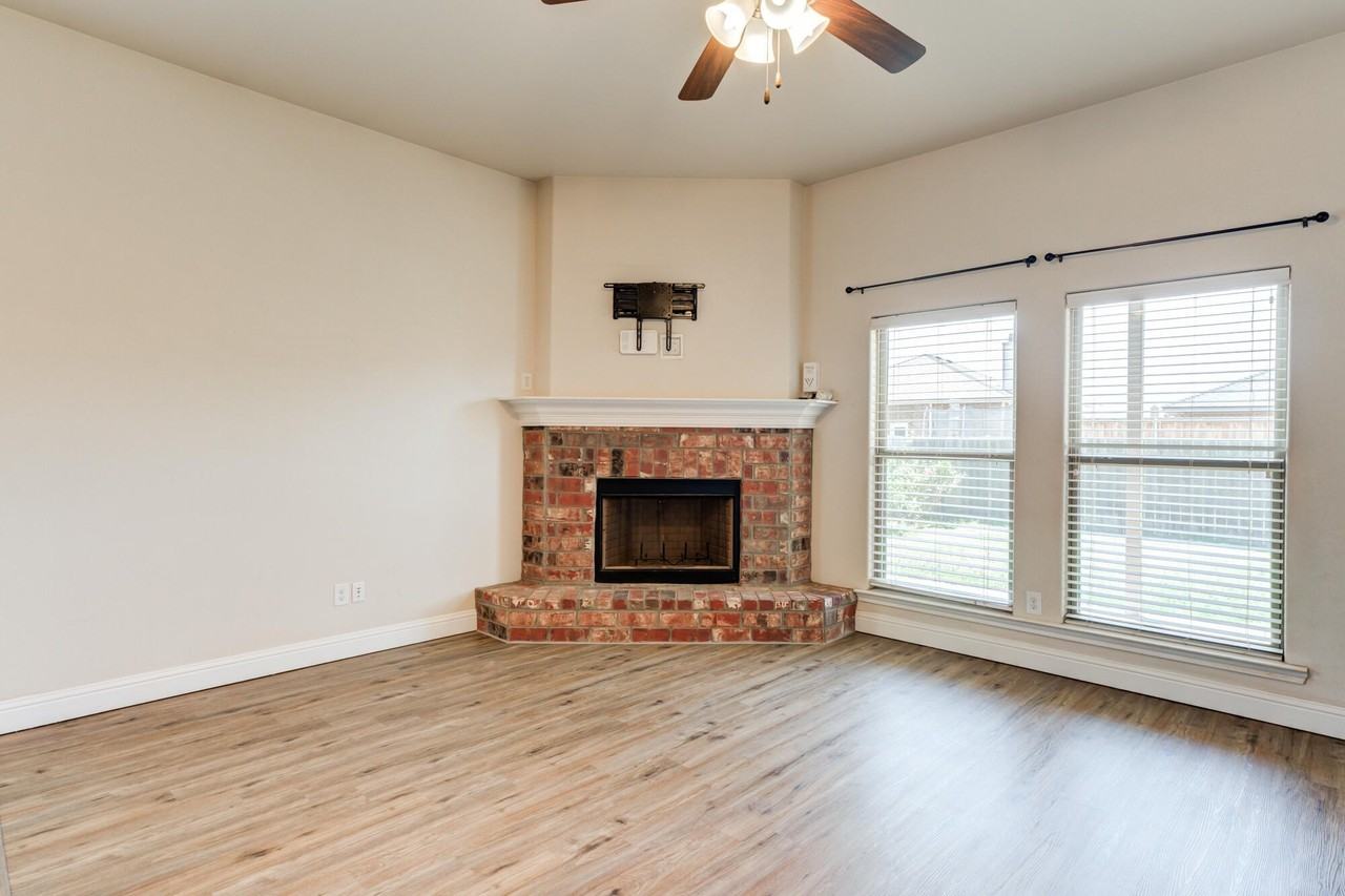10030 Urbana Ave - Photo 6 of 42