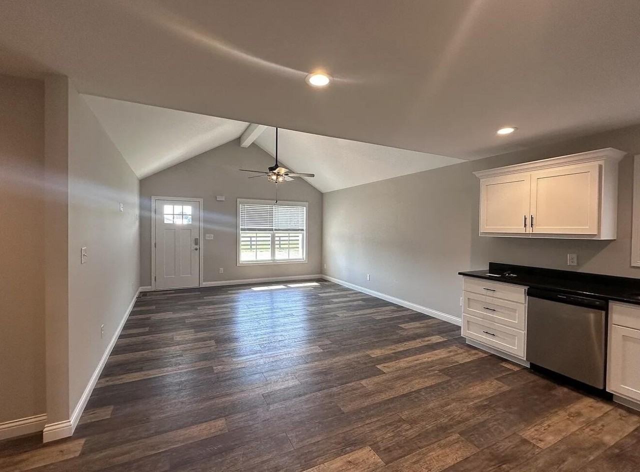 101 Breathitt Ave - Photo 3 of 16