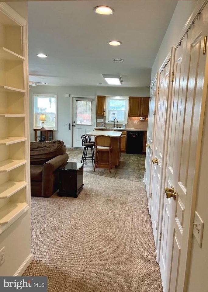 870 Broadfield Dr - Photo 6 of 13