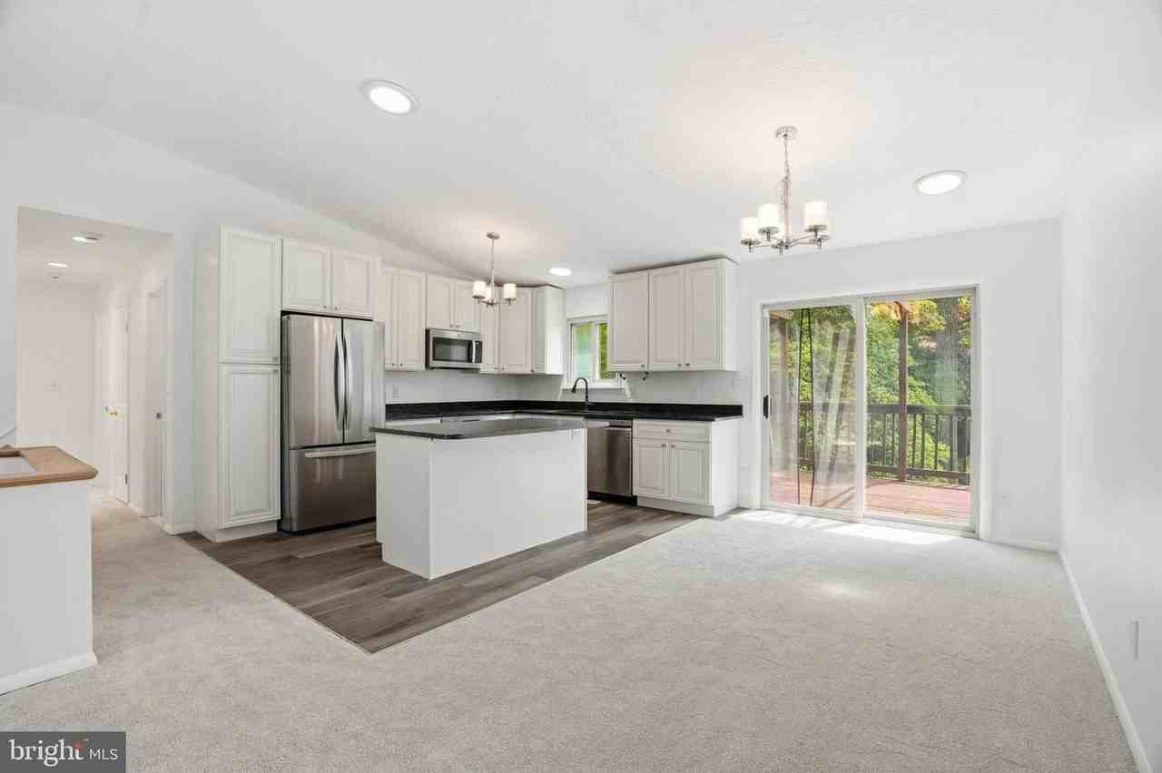 131 Lee Dr - Photo 5 of 40